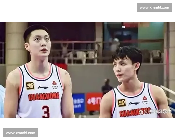 广东二沙训练四大亮点:徐杰突破犀利,胡明轩对抗升级,徐昕三分显威,杜润旺策应盘活 广东二沙训练四大亮点:徐杰突破犀利,胡明轩对抗升级,徐昕三分显威,杜润旺策应盘活