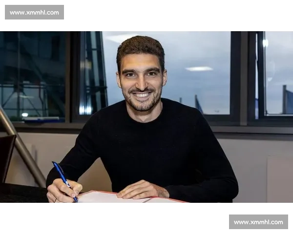 沙尔克官宣签下 22 岁德国中场法齐，合同至 2029 年